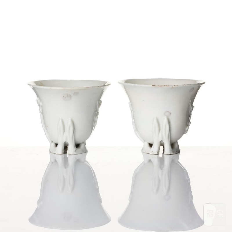 A blanc de chine vase and three cups, - 图7